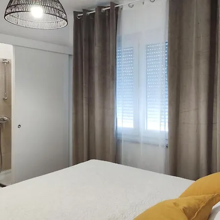 Lovely In Vakantiehuis Pridraga