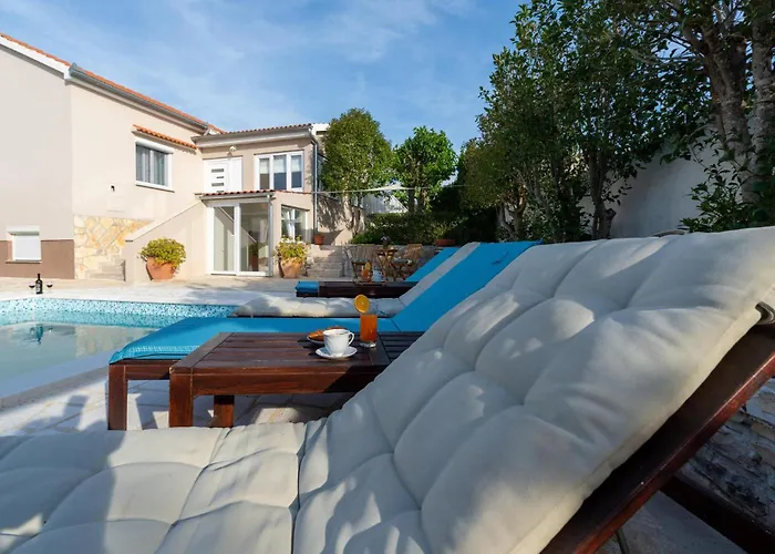 Сasa de vacaciones Lovely In Pridraga